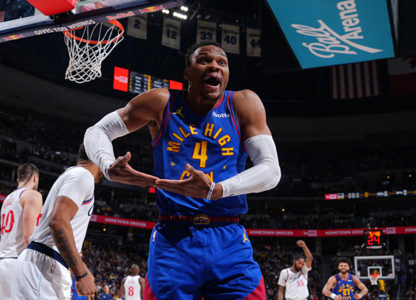 从4630万顶薪，到330万底薪，可如今嫌弃底薪！你或许真该退役了